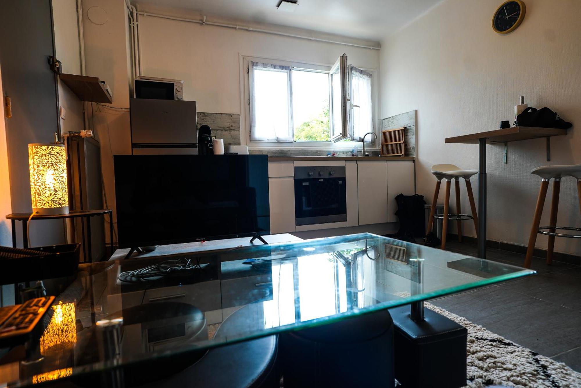 Appartement Temis Et Centre Ville Avec Parking-Wifi 브장송 외부 사진